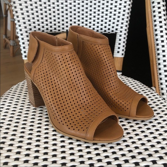 Steve Madden Tan Suzy Open-Toe Booties - Picture 4 of 8